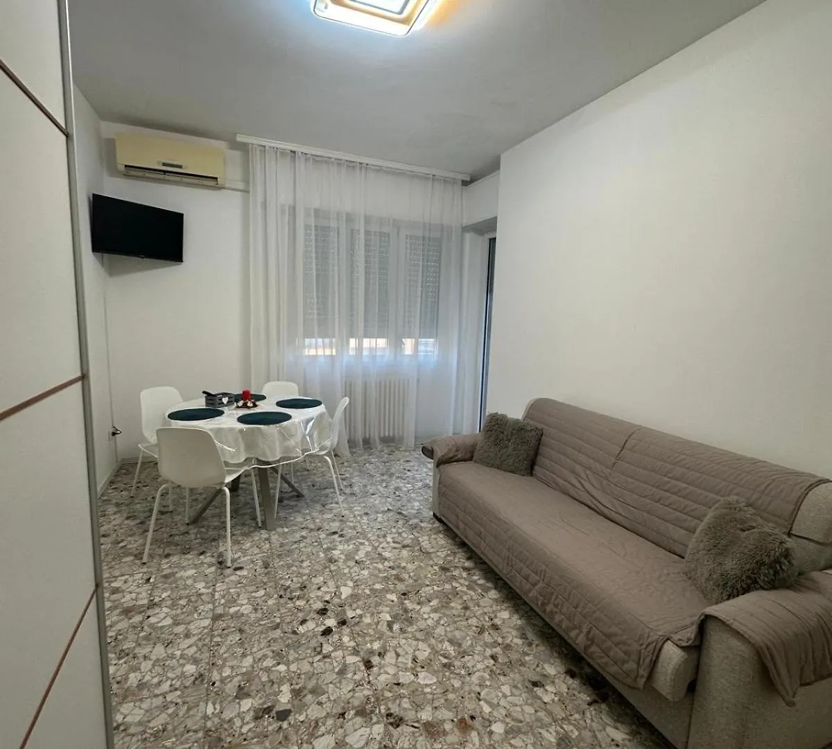 Nantu & Milano Apartment 0*, Milan Italy