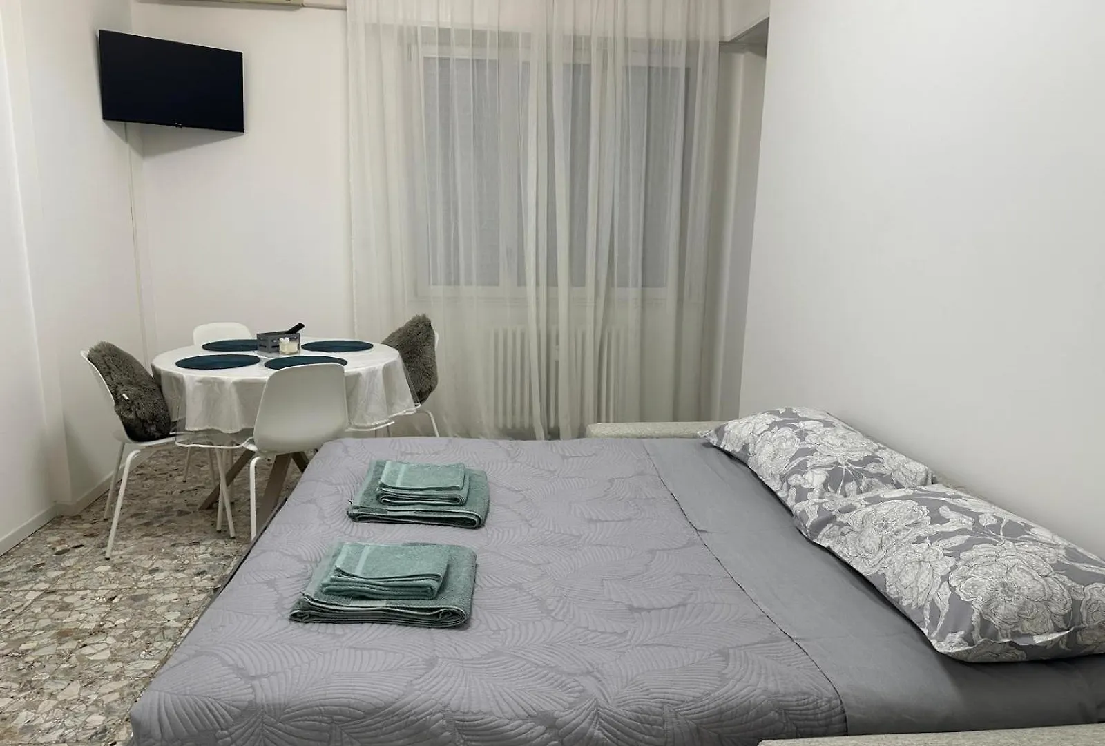 Nantu & Milano Apartment 0*, Milan Italy